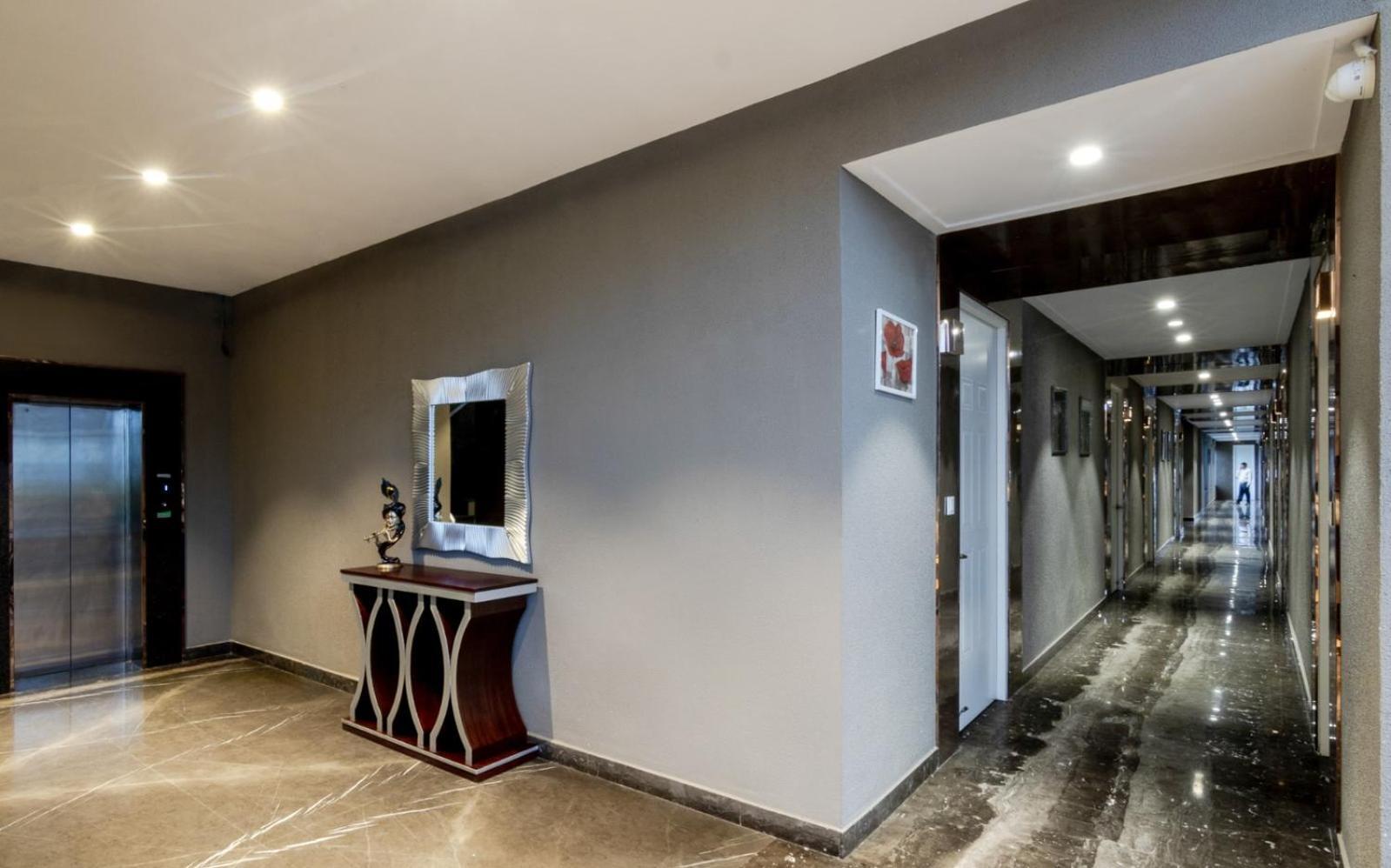 J P Hotel And Wedding Square Pilibhit Exterior foto